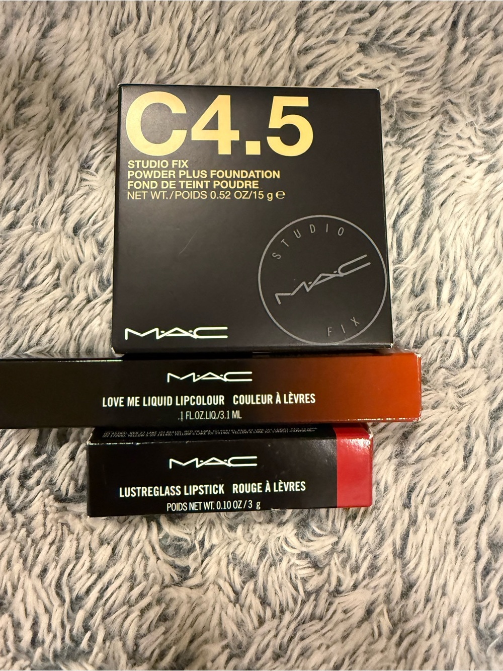 MAC Studio Fix Powder Plus Foundation C4.5 - Black with Yellow Text